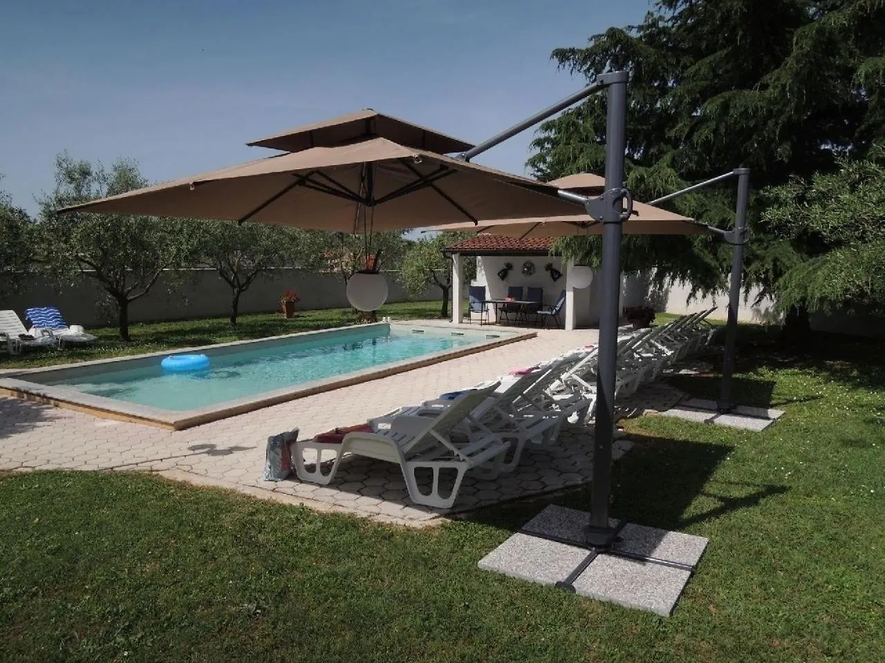 Residence Lorena Ferienhaus Mit Salzwasser-Pool Und Garten In Porec Holiday home