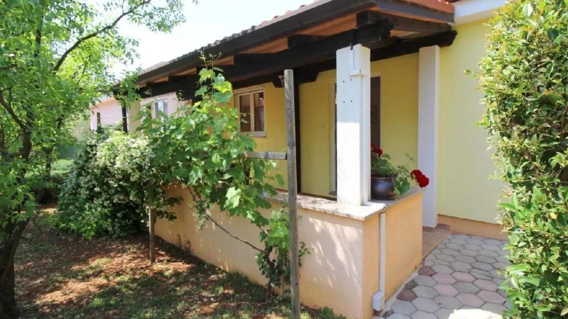 Residence Lorena Ferienhaus Mit Salzwasser-Pool Und Garten In Porec Holiday home