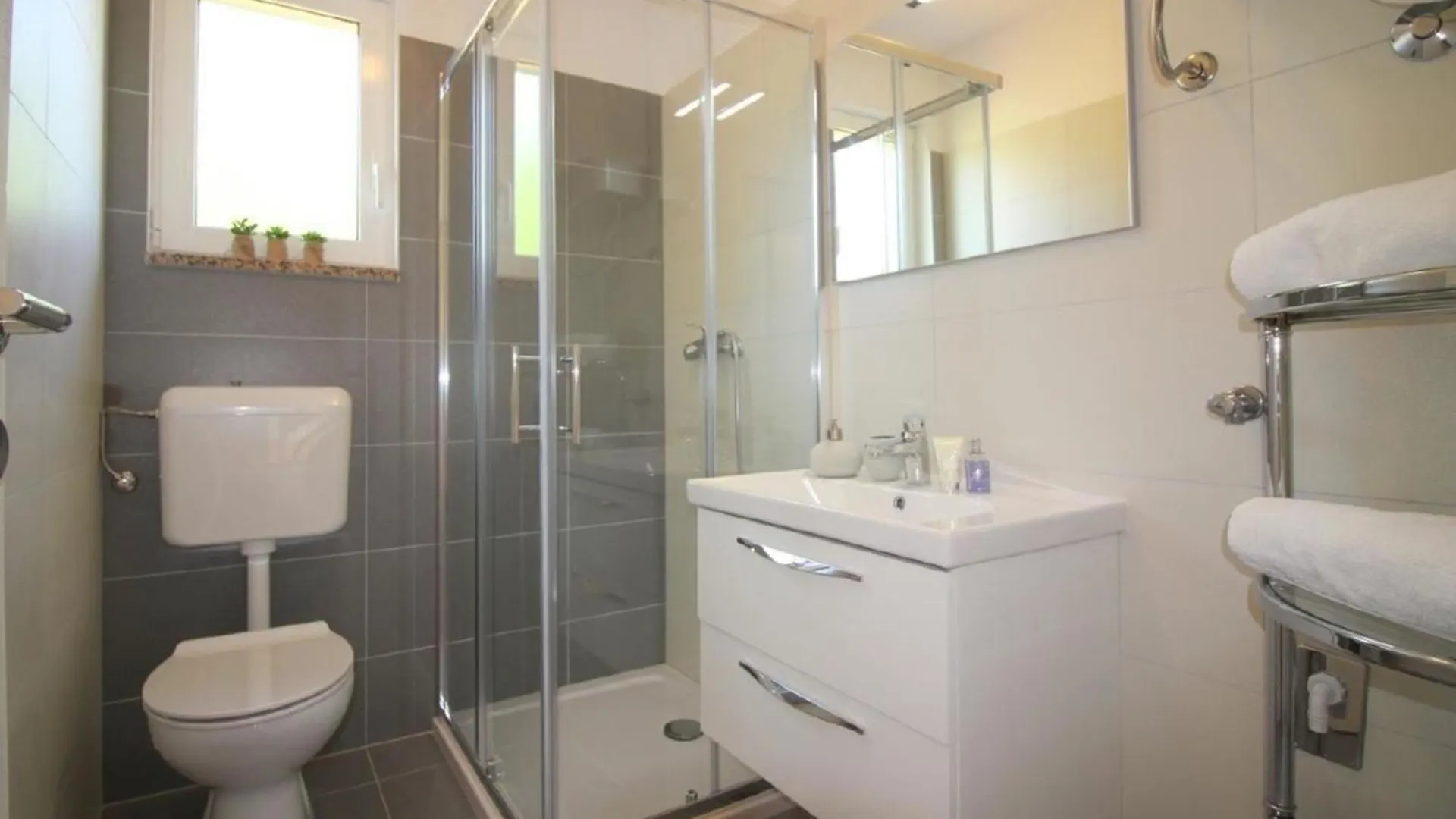Holiday home Residence Lorena Ferienhaus Mit Salzwasser-Pool Und Garten In Porec